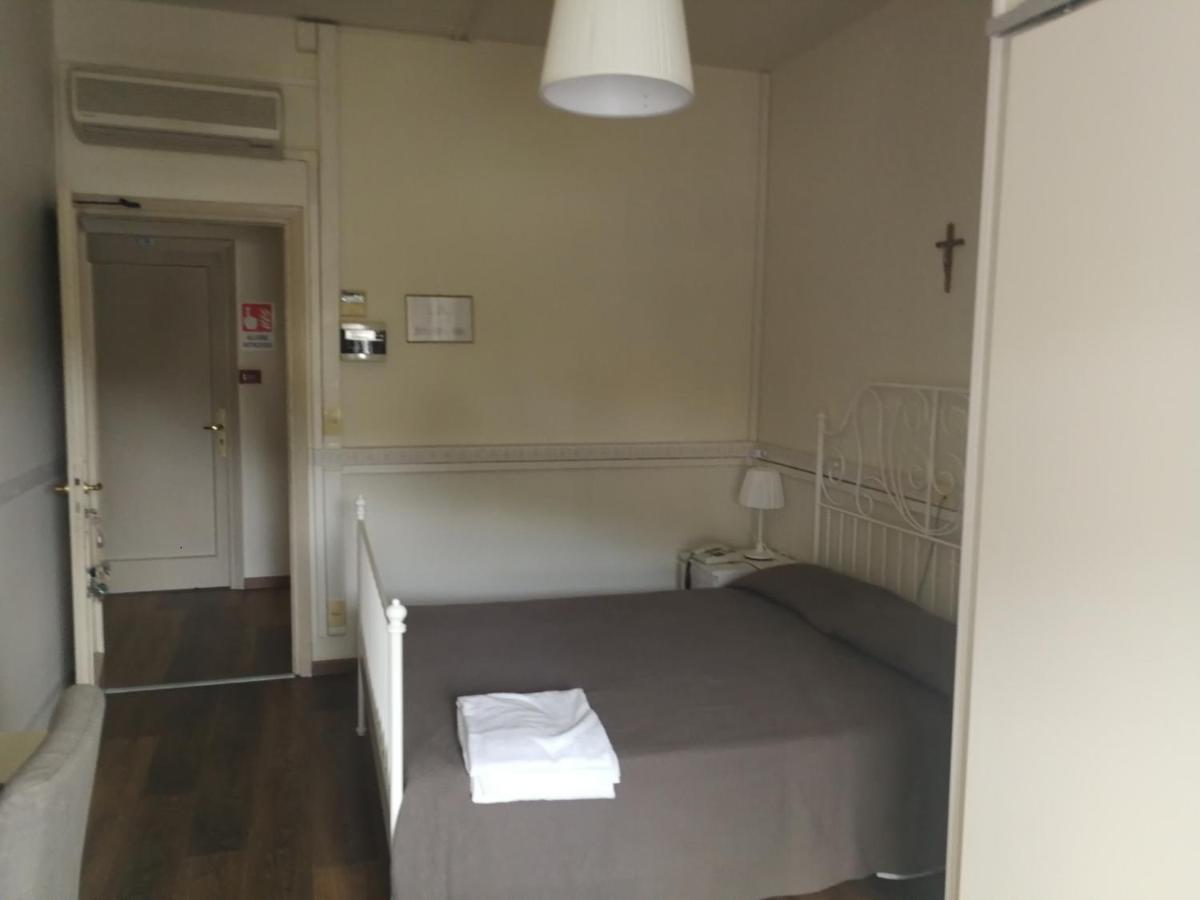 Casa Per Ferie Suore Domenicane 로마 외부 사진